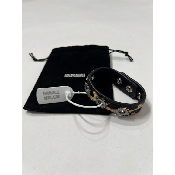 ROMANCATCHER Pow Bracelet in Leopard Print - Picture 3 of 6